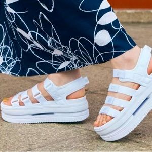 NIKE Icon Classic Platform Sandal NWOT